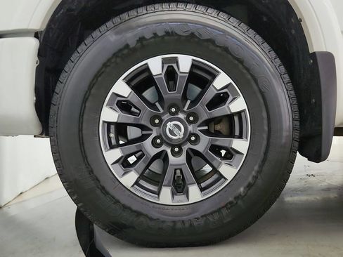 Used 2018 Nissan Titan PRO-4X AWD/4WD image 34