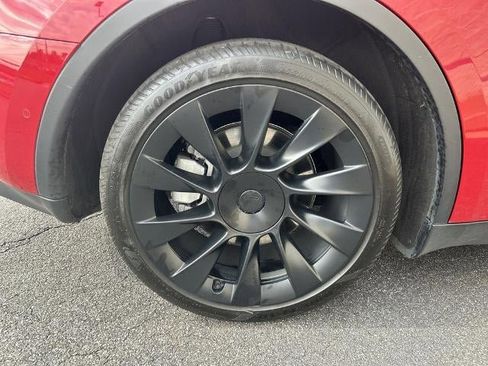 Used 2022 Tesla Model Y Long Range AWD/4WD image 17