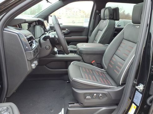 New 2026 GMC Yukon XL AT4 Ultimate AWD/4WD image 4
