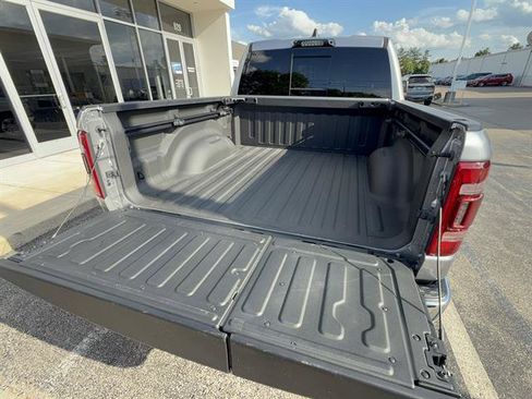 Used 2024 RAM 1500 Limited AWD/4WD image 5