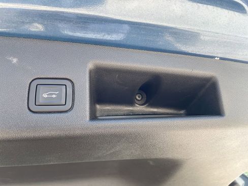 Used 2024 Chevrolet Equinox LT FWD image 37