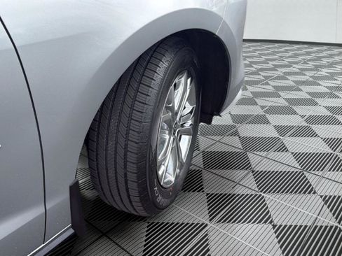 Used 2022 Toyota Sienna Platinum image 18