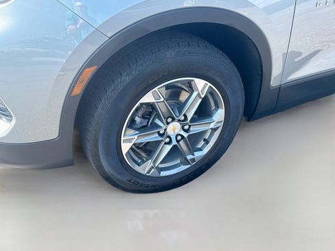 Used 2024 Chevrolet Blazer LT w/ Convenience Package FWD image 30