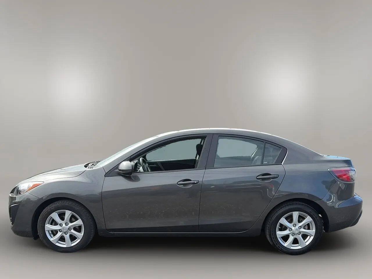 Used 2010 MAZDA MAZDA3 i Touring FWD image 4