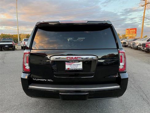 Used 2019 GMC Yukon XL Denali w/ Denali Ultimate Package image 8