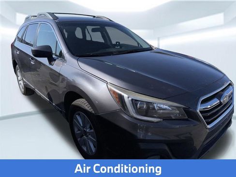 Used 2018 Subaru Outback 2.5i Premium AWD/4WD image 6