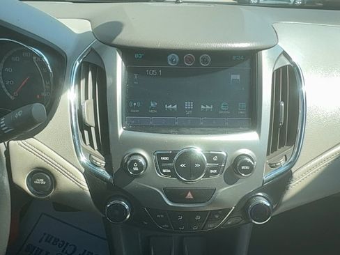 Used 2017 Chevrolet Cruze Premier FWD image 21