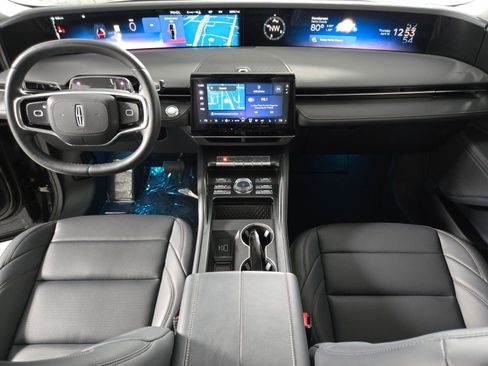 New 2026 Lincoln Nautilus Premier AWD/4WD image 14