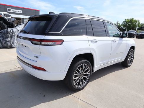 New 2026 Jeep Grand Cherokee Summit AWD/4WD image 22