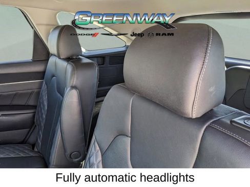 Used 2023 Kia Sorento SX image 16