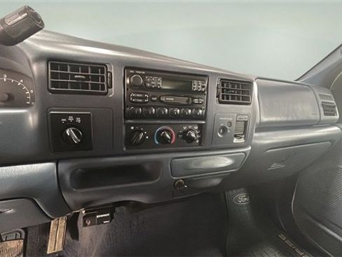 Used 1999 Ford F250 XL image 9