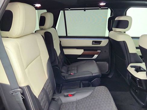 Used 2024 Toyota Sequoia Capstone AWD/4WD image 22