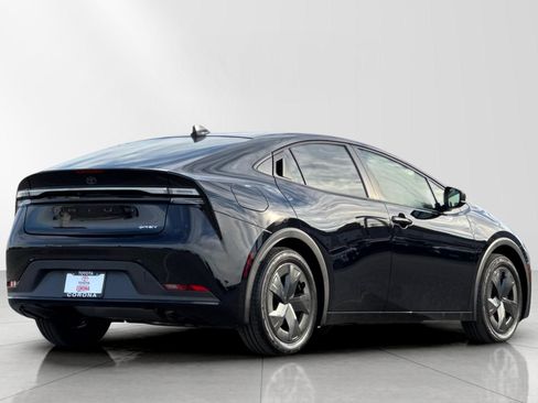 New 2026 Toyota Prius SE image 3