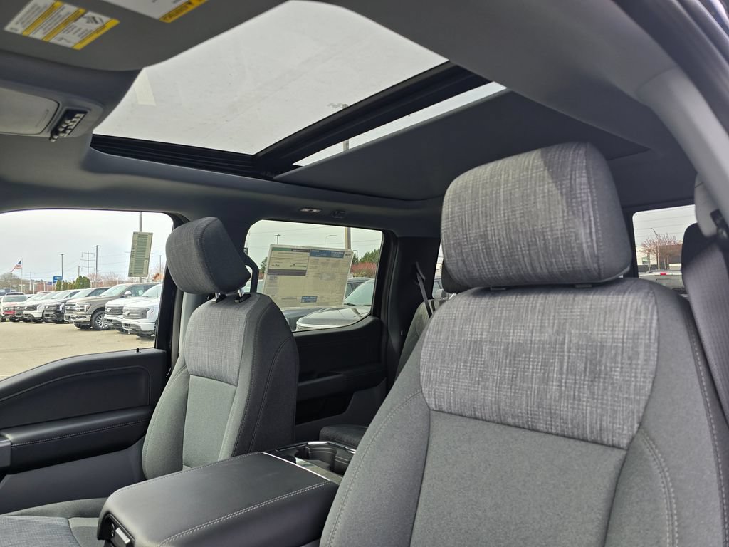 New 2026 Ford F350 XLT w/ XLT Premium Package AWD/4WD image 18