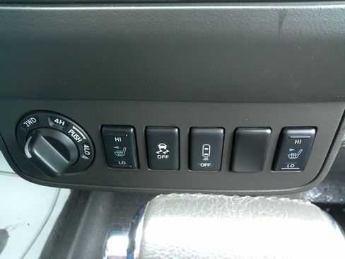 Used 2018 Nissan Frontier SV w/ Value Truck Package AWD/4WD image 21