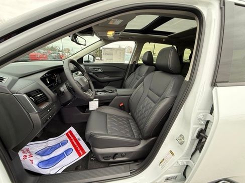 New 2026 Nissan Rogue Platinum w/ Platinum Premium Package image 12