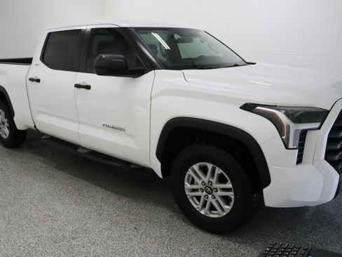 Used 2025 Toyota Tundra SR5 AWD/4WD image 4