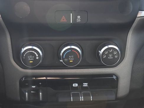 Used 2021 RAM 3500 Big Horn image 29