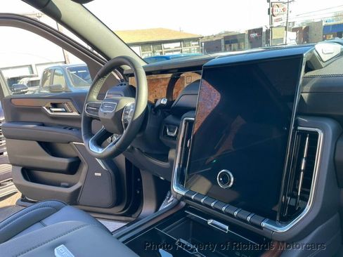 Used 2026 GMC Yukon Denali w/ Sun & Power Step Package image 29