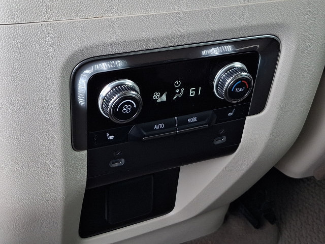 Used 2022 GMC Yukon XL Denali w/ Advanced Technology Package AWD/4WD image 25