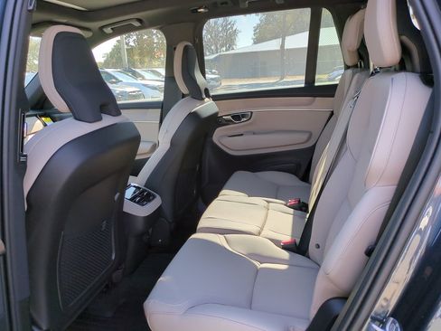 New 2026 Volvo XC90 B6 Plus image 13
