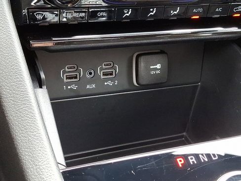 New 2025 Jeep Grand Cherokee Laredo w/ MOPAR Finishing Package AWD/4WD image 11