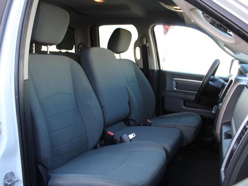 Used 2016 RAM 1500 Classic SLT AWD/4WD image 17