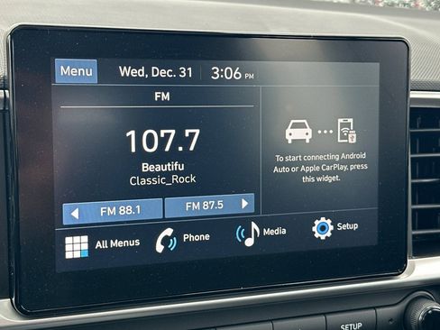 Used 2025 Hyundai Venue SEL image 21