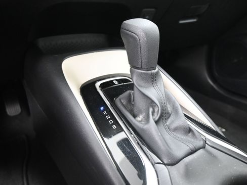 Used 2025 Toyota Corolla LE image 15