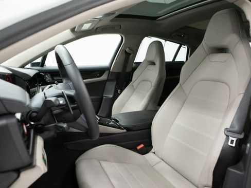 New 2025 Porsche Panamera 4 image 5
