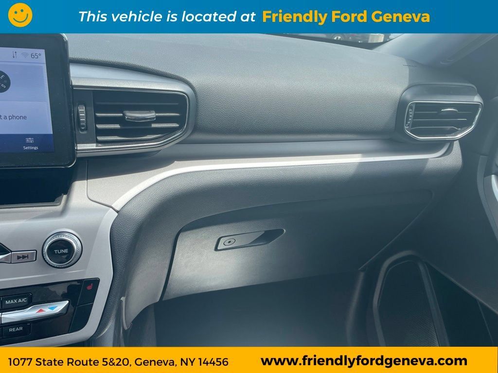 Used 2024 Ford Explorer XLT w/ Equipment Group 202A AWD/4WD image 26