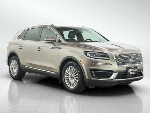Used 2020 Lincoln Nautilus Premier AWD/4WD image 9