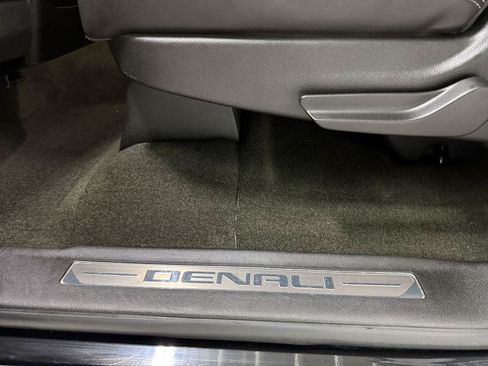 Used 2018 GMC Yukon XL Denali w/ Enhanced Security Package AWD/4WD image 32