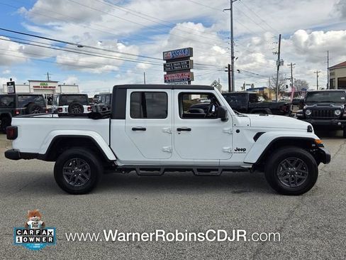 Used 2024 Jeep Gladiator Sport image 12