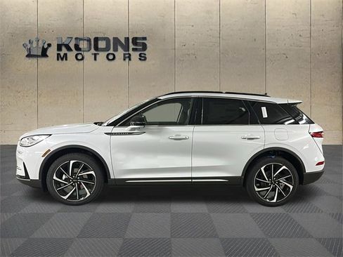 New 2025 Lincoln Corsair Reserve image 2