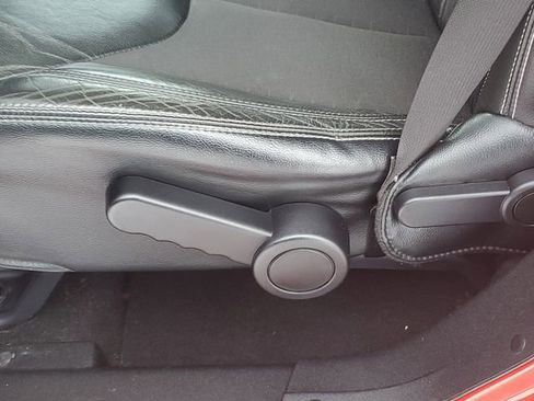 Used 2018 Jeep Wrangler Unlimited Sport image 22