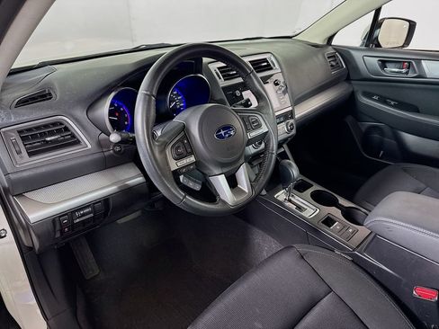 Used 2017 Subaru Legacy 2.5i Premium w/ Moonroof Package AWD/4WD image 9