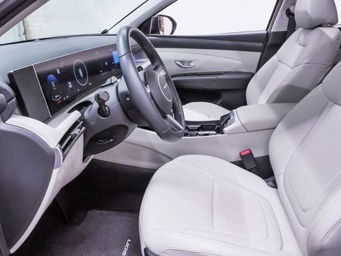 Certified 2025 Hyundai Tucson SEL image 9