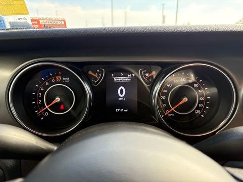 Used 2023 Jeep Gladiator Sport image 16