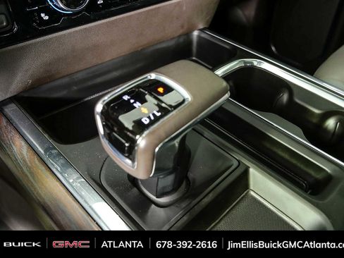 Used 2022 GMC Sierra 1500 SLT w/ SLT Premium Plus Package AWD/4WD image 17