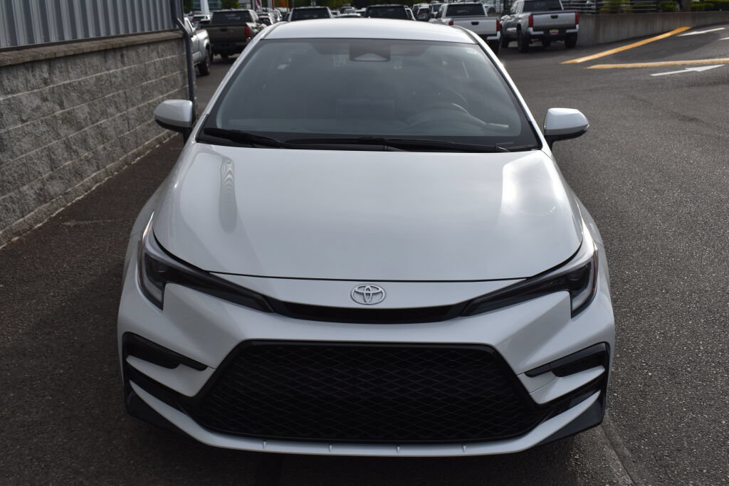 Certified 2026 Toyota Corolla SE w/ SE Premium Package FWD image 2