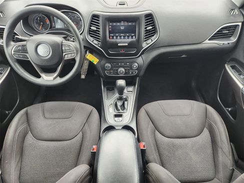 Used 2019 Jeep Cherokee Latitude w/ Popular Appearance Group image 23