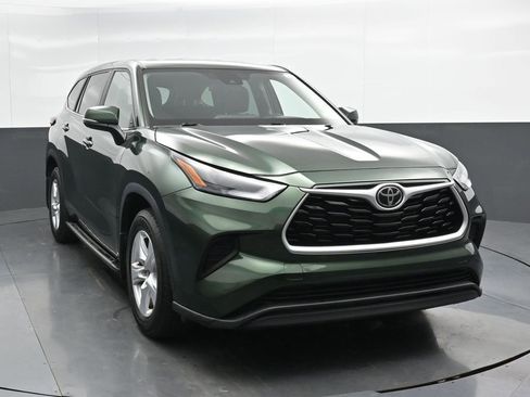 Used 2023 Toyota Highlander L image 5