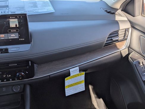 New 2026 Nissan Rogue Platinum w/ Platinum Premium Package AWD/4WD image 24