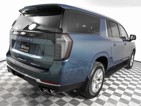 Used 2025 Chevrolet Suburban Premier image 5
