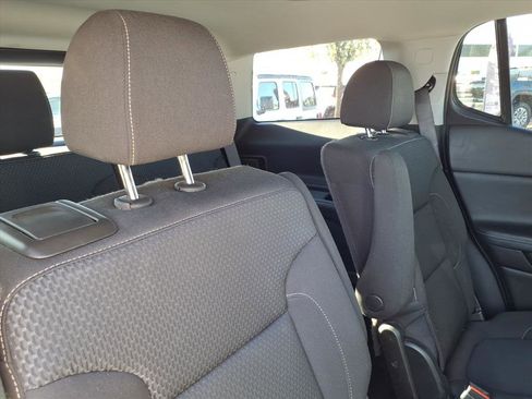 Used 2021 GMC Acadia SLE w/ Driver Convenience Package image 14