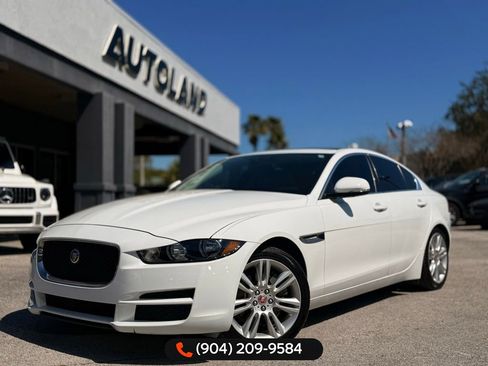 Used 2019 Jaguar XE Premium image 1