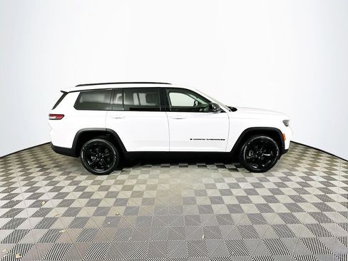 Certified 2023 Jeep Grand Cherokee L Limited w/ Black Appearance Package AWD/4WD image 13