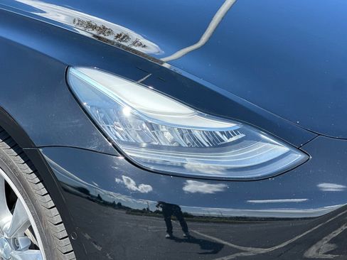 Used 2018 Tesla Model 3 Mid Range RWD image 40