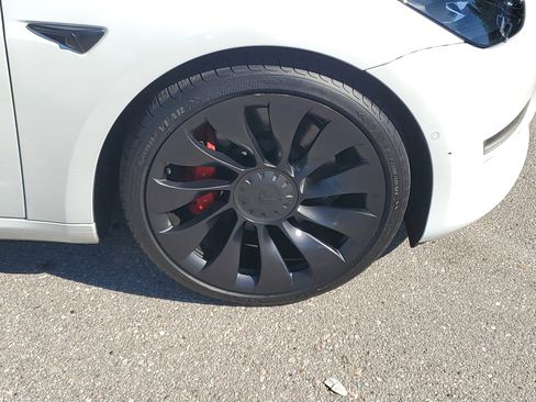 Used 2022 Tesla Model 3 Performance image 9